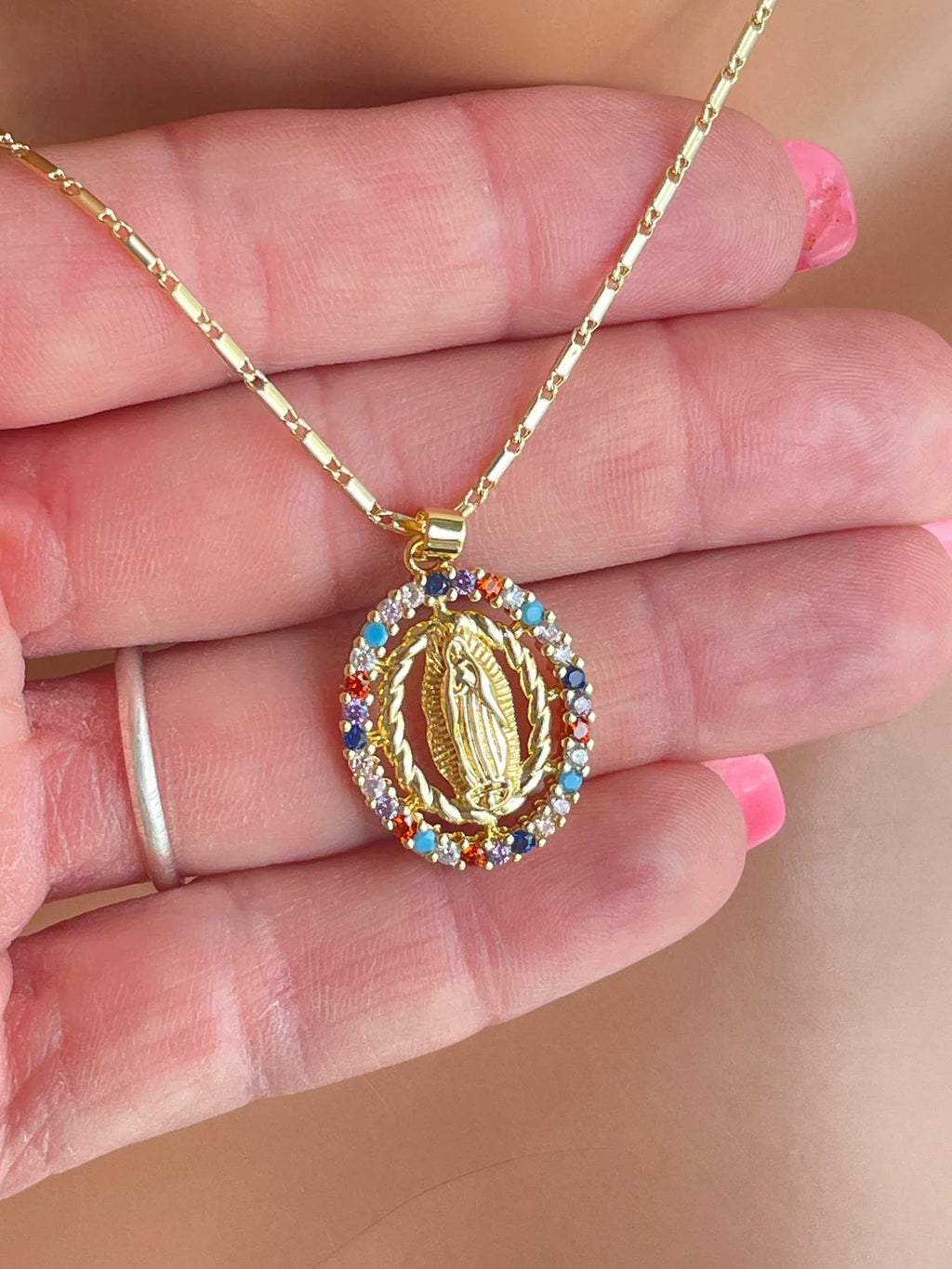 Collar de la Virgen chapado en oro