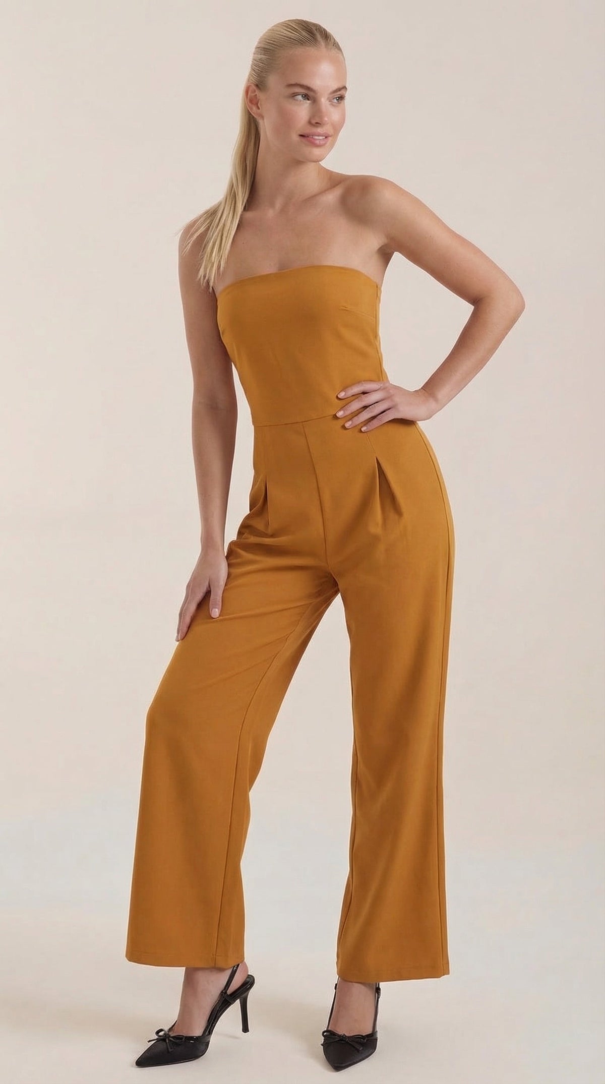 Mono Eliza Sin Tirantes con Pierna Amplia