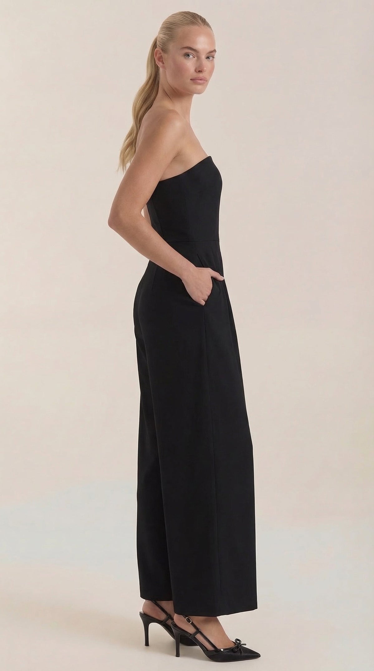 Mono Eliza Sin Tirantes con Pierna Amplia