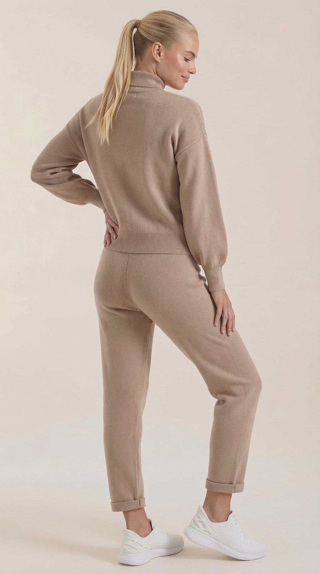 Conjunto Lounge Mavis Strick con Cuello Alto