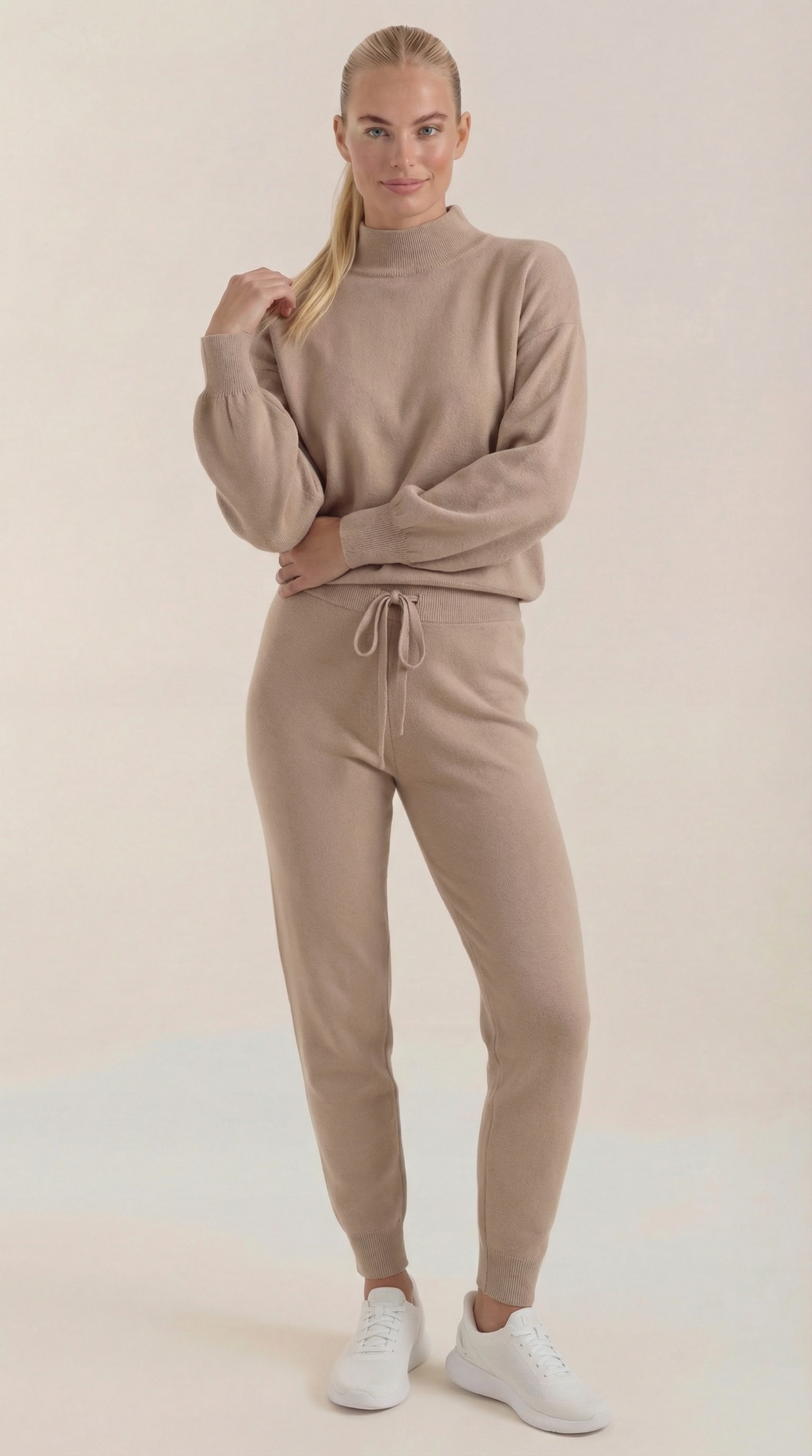 Conjunto Lounge Mavis Strick con Cuello Alto