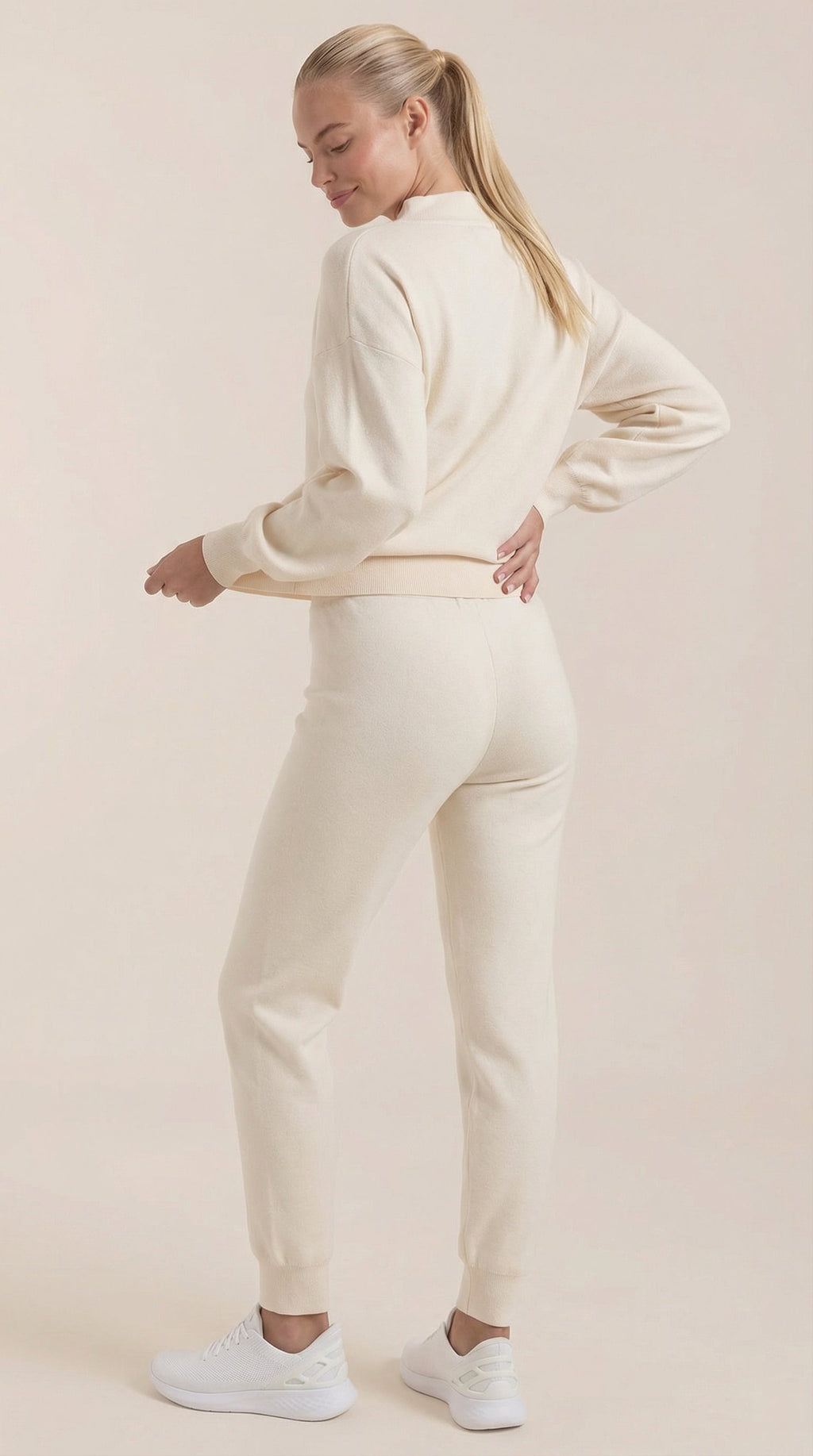 Conjunto Lounge Mavis Strick con Cuello Alto