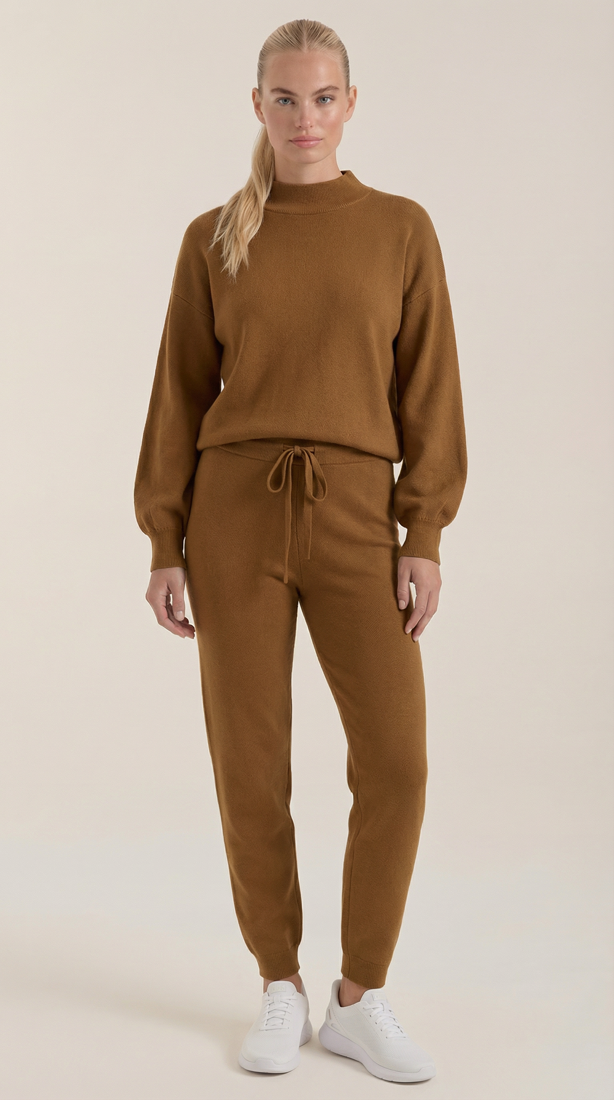 Conjunto Lounge Mavis Strick con Cuello Alto