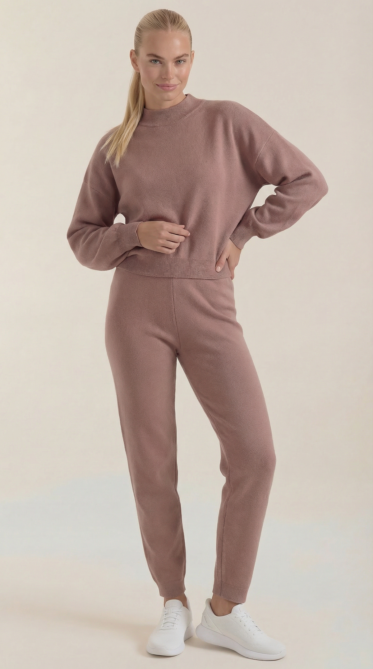 Conjunto Lounge Mavis Strick con Cuello Alto