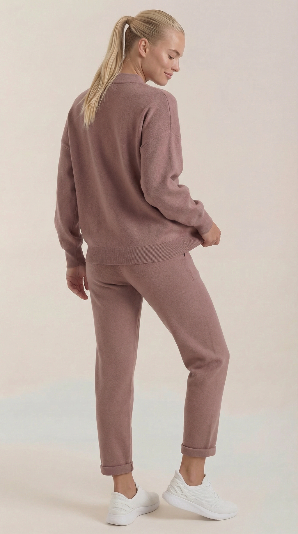 Conjunto Lounge Mavis Strick con Cuello Alto