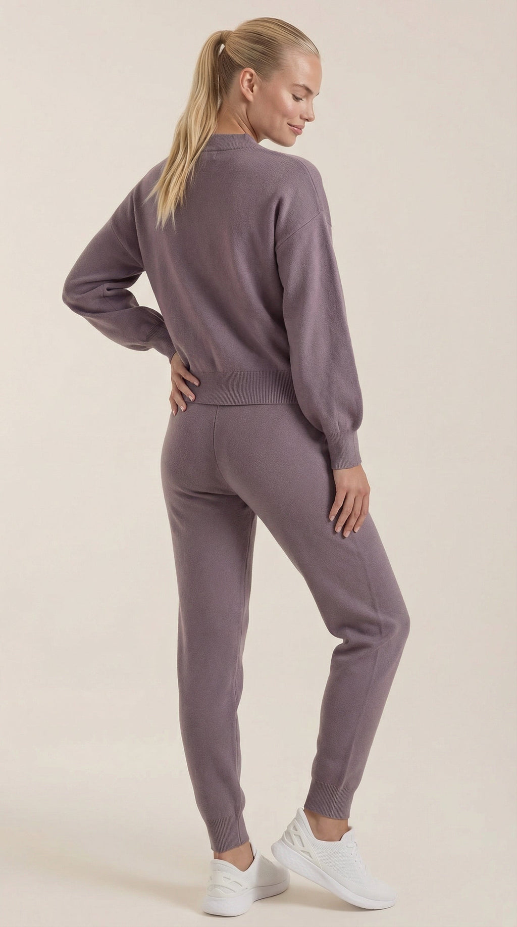 Conjunto Lounge Mavis Strick con Cuello Alto